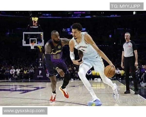 冲突升级!浓眉与教练发生激烈争执